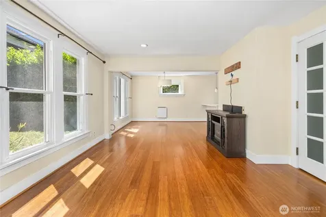 1443 22nd Avenue Seattle WA 98122