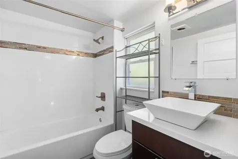 1443 22nd Avenue Seattle WA 98122