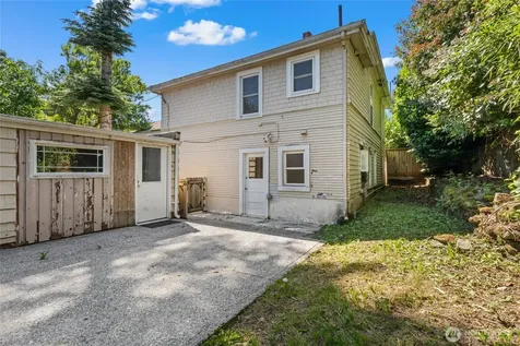 1443 22nd Avenue Seattle WA 98122