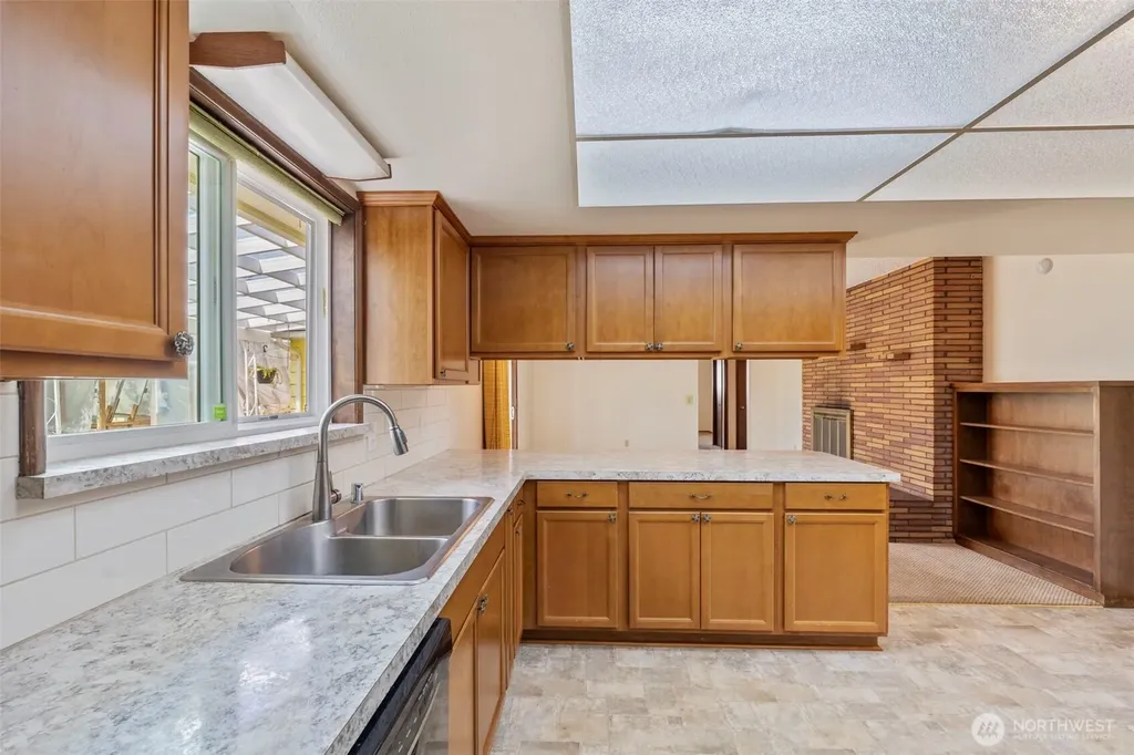 3412 Russell Road Centralia WA 98531