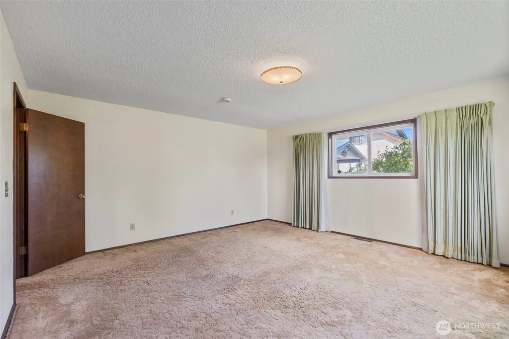 3412 Russell Road Centralia WA 98531