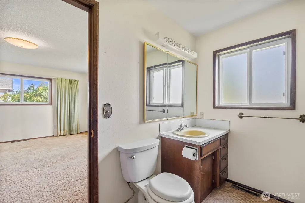 3412 Russell Road Centralia WA 98531