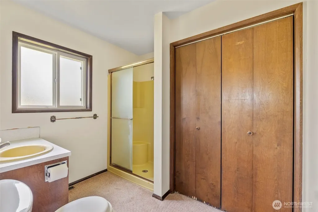 3412 Russell Road Centralia WA 98531