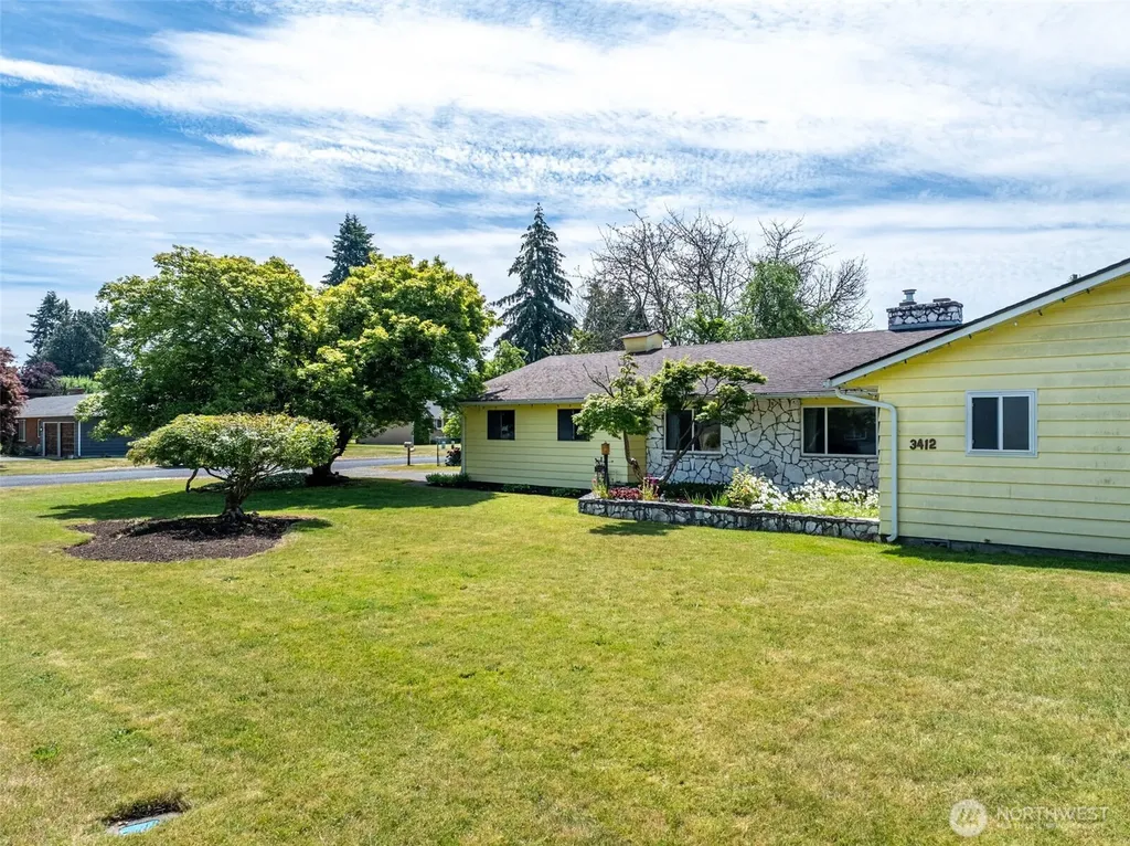 3412 Russell Road Centralia WA 98531