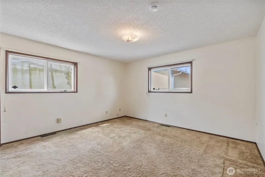 3412 Russell Road Centralia WA 98531