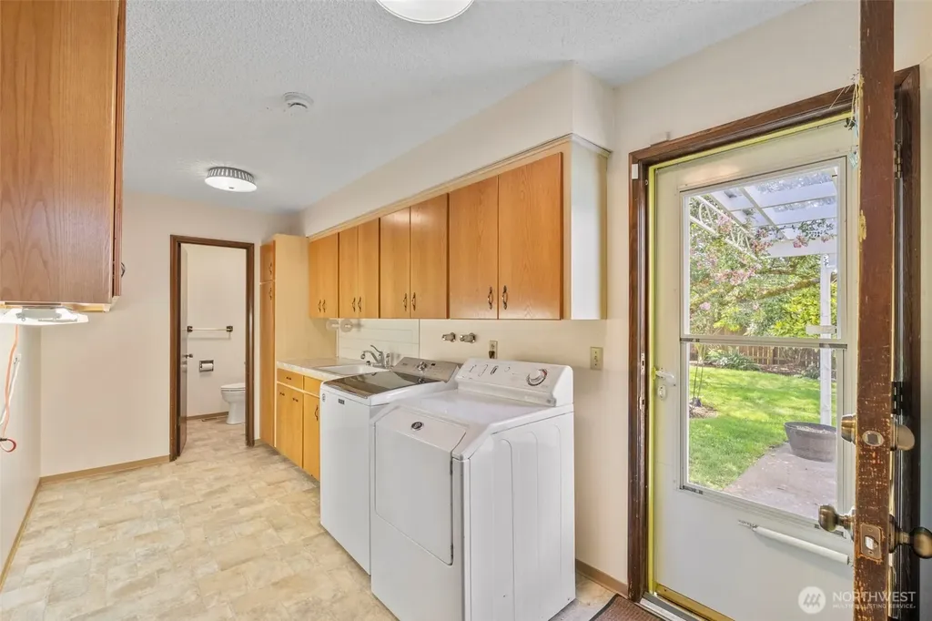 3412 Russell Road Centralia WA 98531