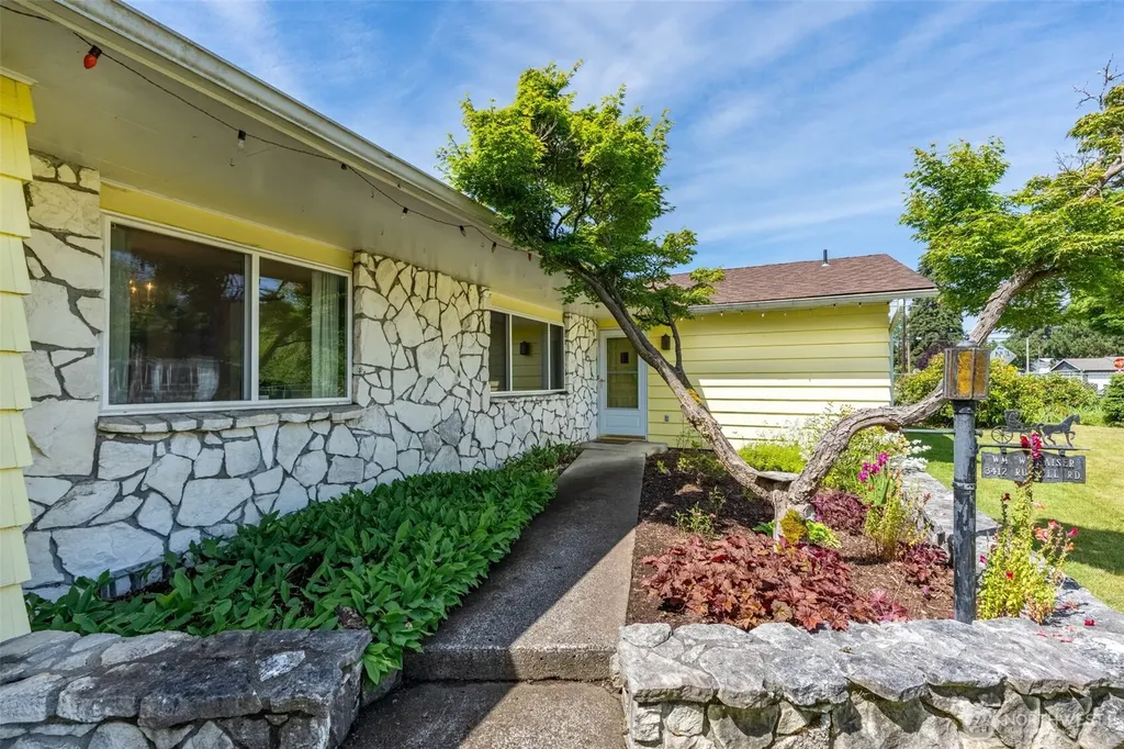 3412 Russell Road Centralia WA 98531