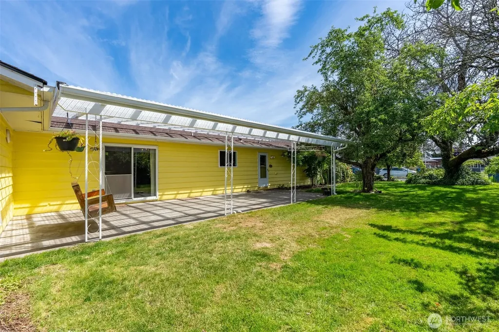 3412 Russell Road Centralia WA 98531