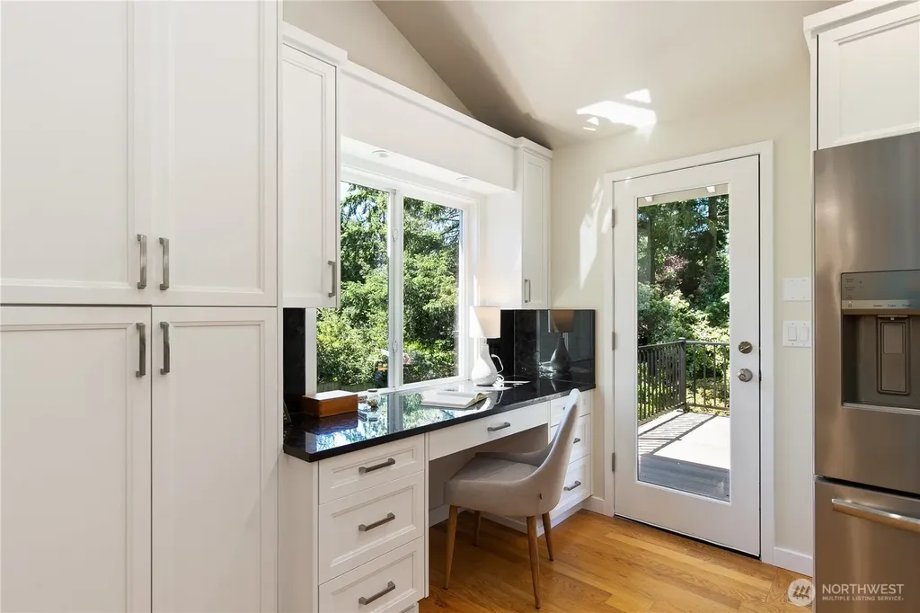7235 87th Avenue SE Mercer Island WA 98040