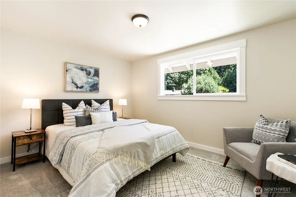 7235 87th Avenue SE Mercer Island WA 98040