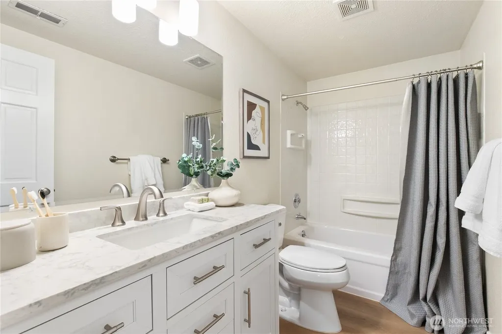 7235 87th Avenue SE Mercer Island WA 98040