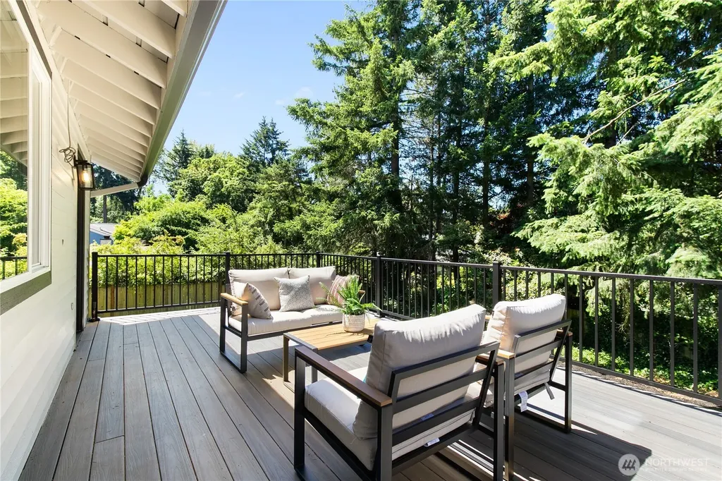 7235 87th Avenue SE Mercer Island WA 98040