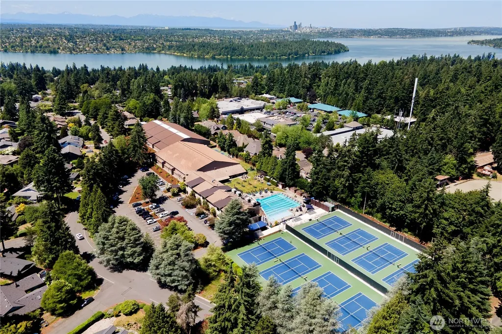 7235 87th Avenue SE Mercer Island WA 98040