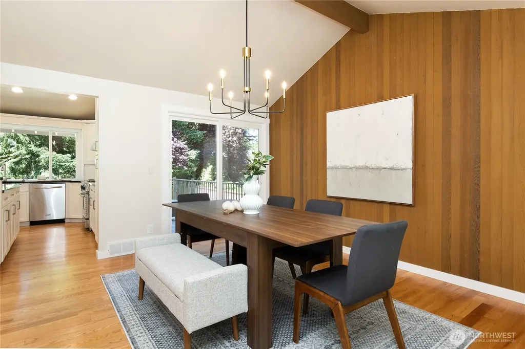 7235 87th Avenue SE Mercer Island WA 98040