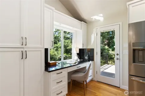 7235 87th Avenue SE Mercer Island WA 98040