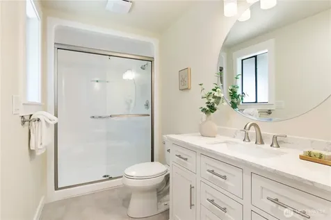 7235 87th Avenue SE Mercer Island WA 98040