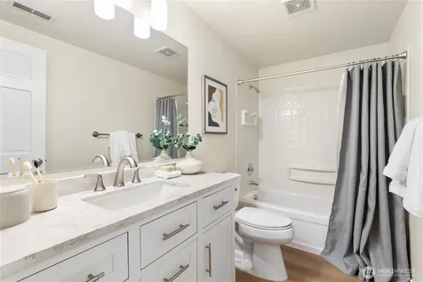 7235 87th Avenue SE Mercer Island WA 98040