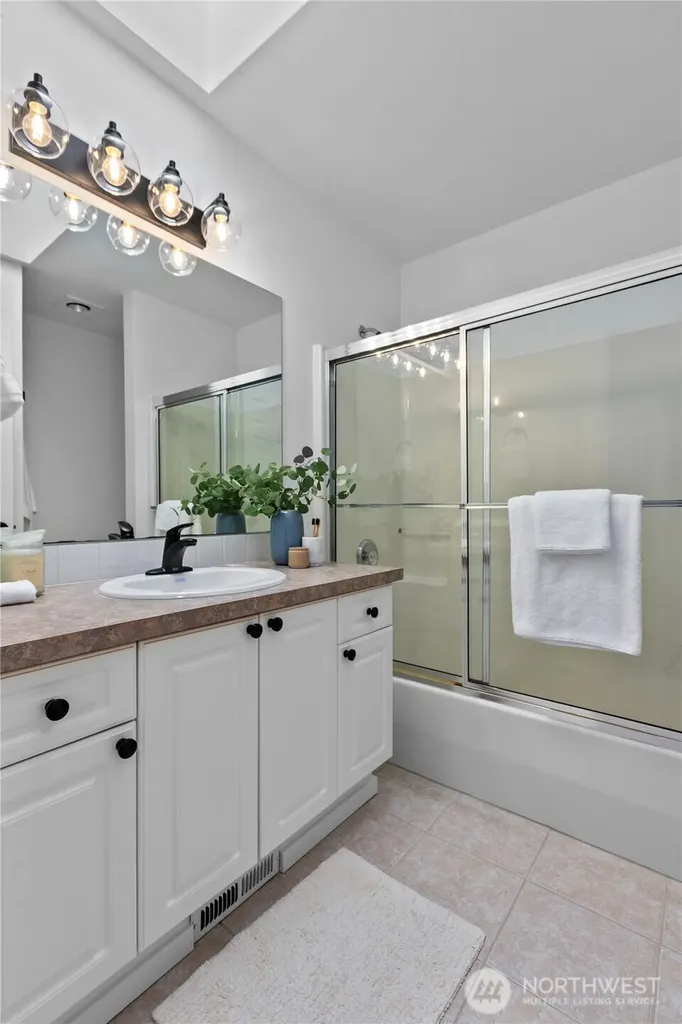 10406 Holly Drive Everett WA 98204
