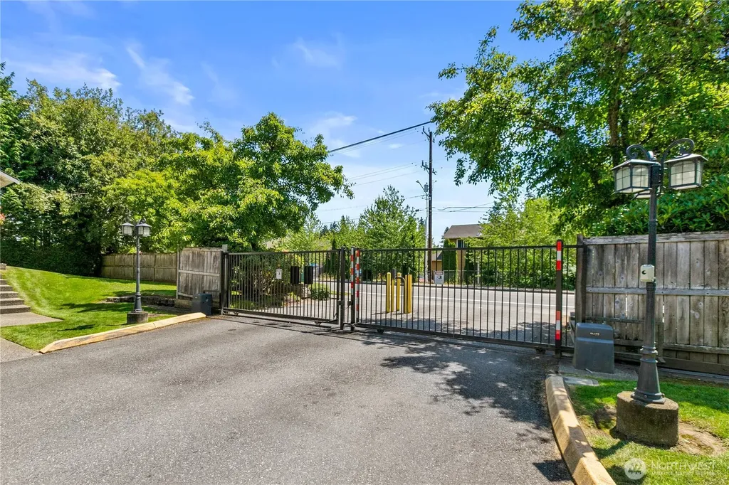 10406 Holly Drive Everett WA 98204