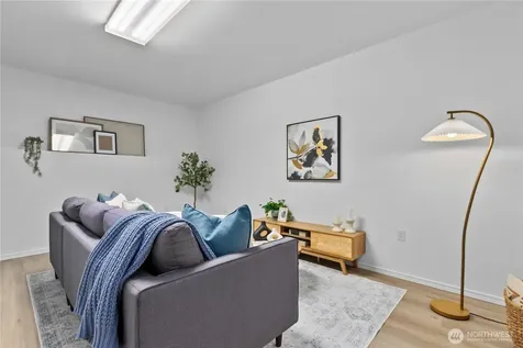 10406 Holly Drive Everett WA 98204