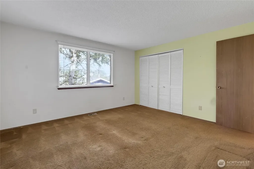 2704 24th Avenue Ct SE Puyallup WA 98374