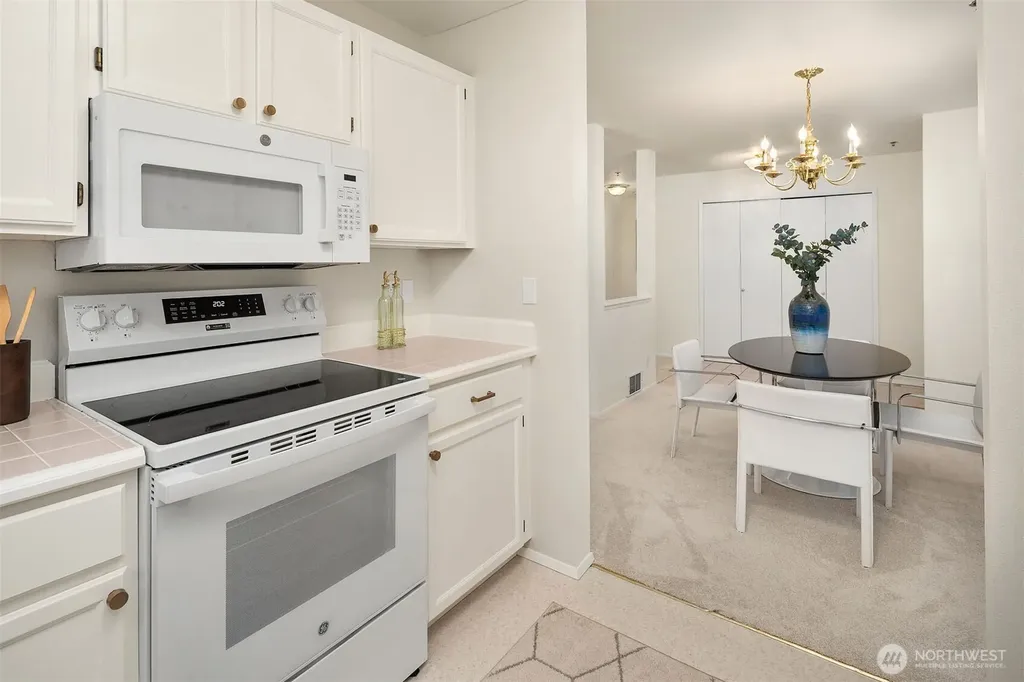 200 99th Avenue NE Bellevue WA 98004