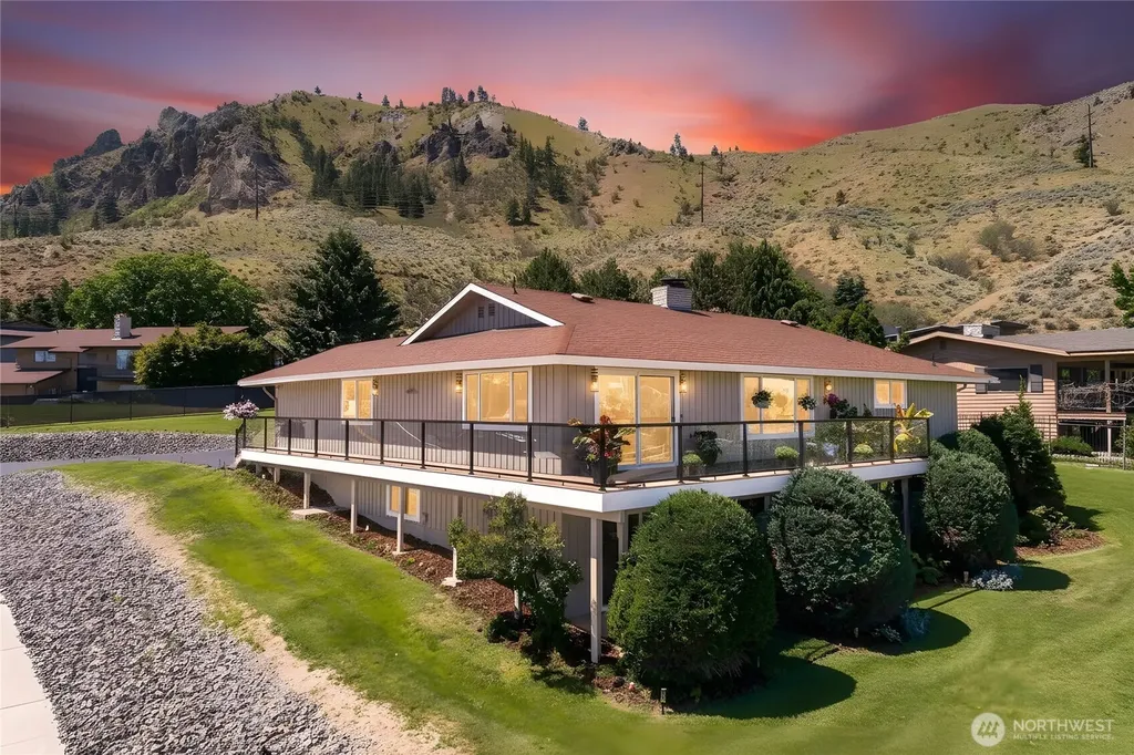 1202 S Hills Drive Wenatchee WA 98801