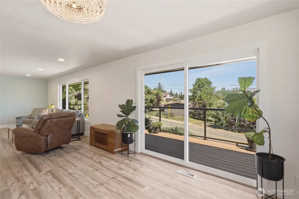 1202 S Hills Drive Wenatchee WA 98801