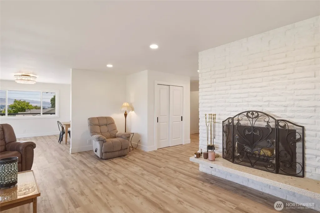 1202 S Hills Drive Wenatchee WA 98801