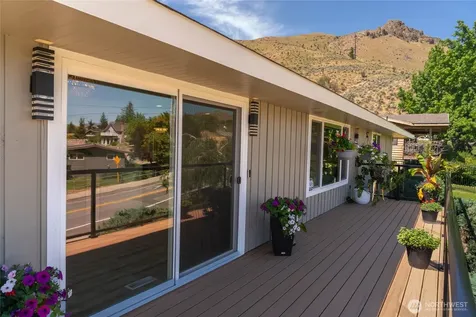 1202 S Hills Drive Wenatchee WA 98801