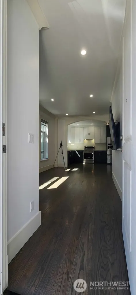 1129 N 33rd Place Renton WA 98056
