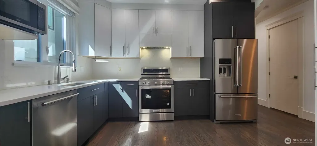 1129 N 33rd Place Renton WA 98056