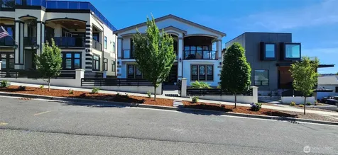 1129 N 33rd Place Renton WA 98056