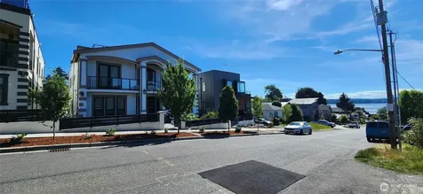 1129 N 33rd Place Renton WA 98056