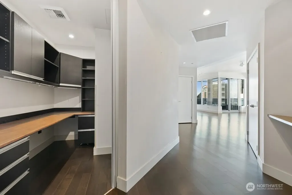 737 Olive Way Seattle WA 98101