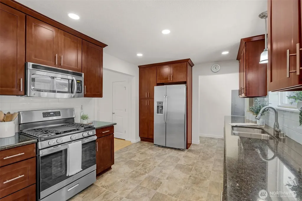 21702 84th Avenue W Edmonds WA 98026