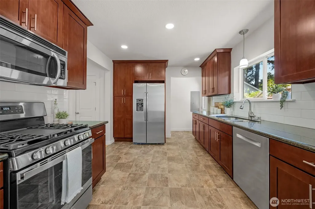 21702 84th Avenue W Edmonds WA 98026