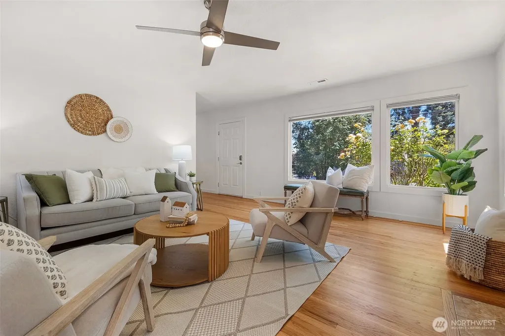 21702 84th Avenue W Edmonds WA 98026