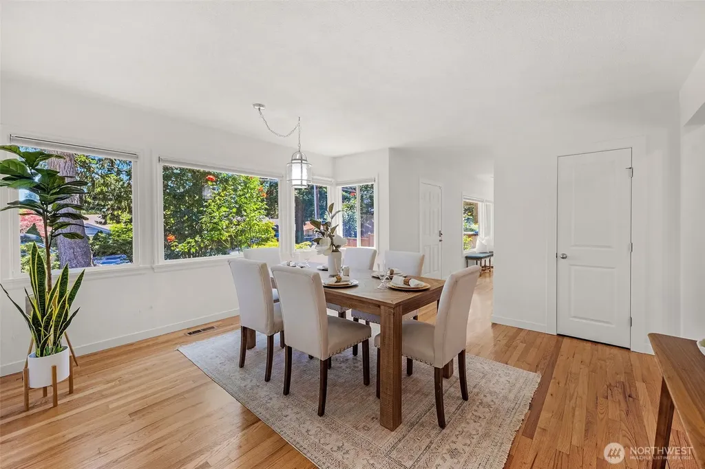 21702 84th Avenue W Edmonds WA 98026