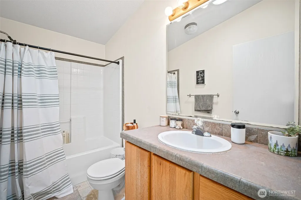 4230 Cody Road Blaine WA 98230