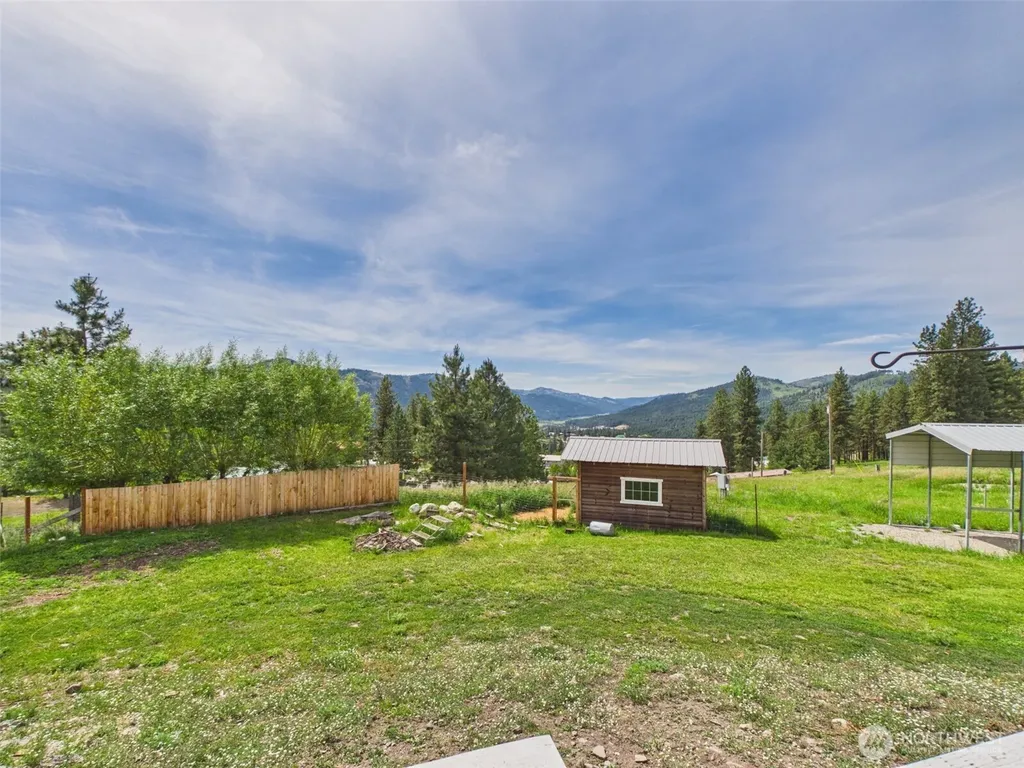 220 Center Road Republic WA 99166