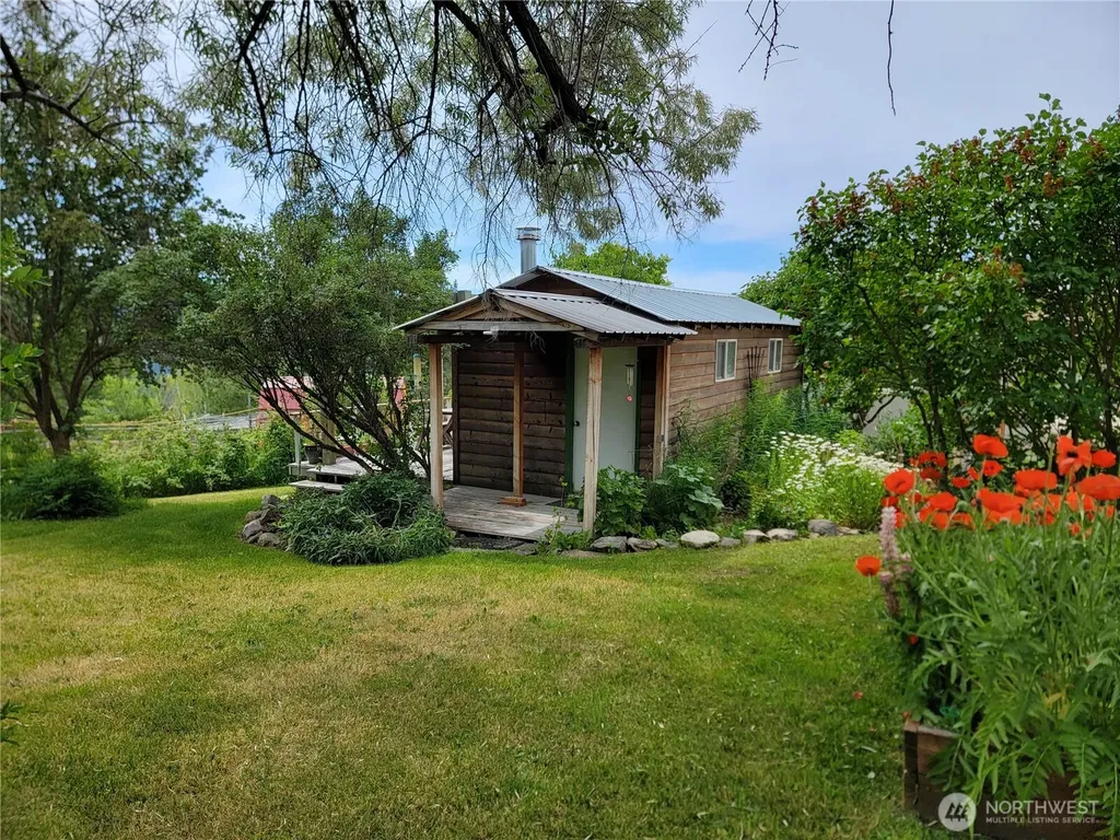 220 Center Road Republic WA 99166