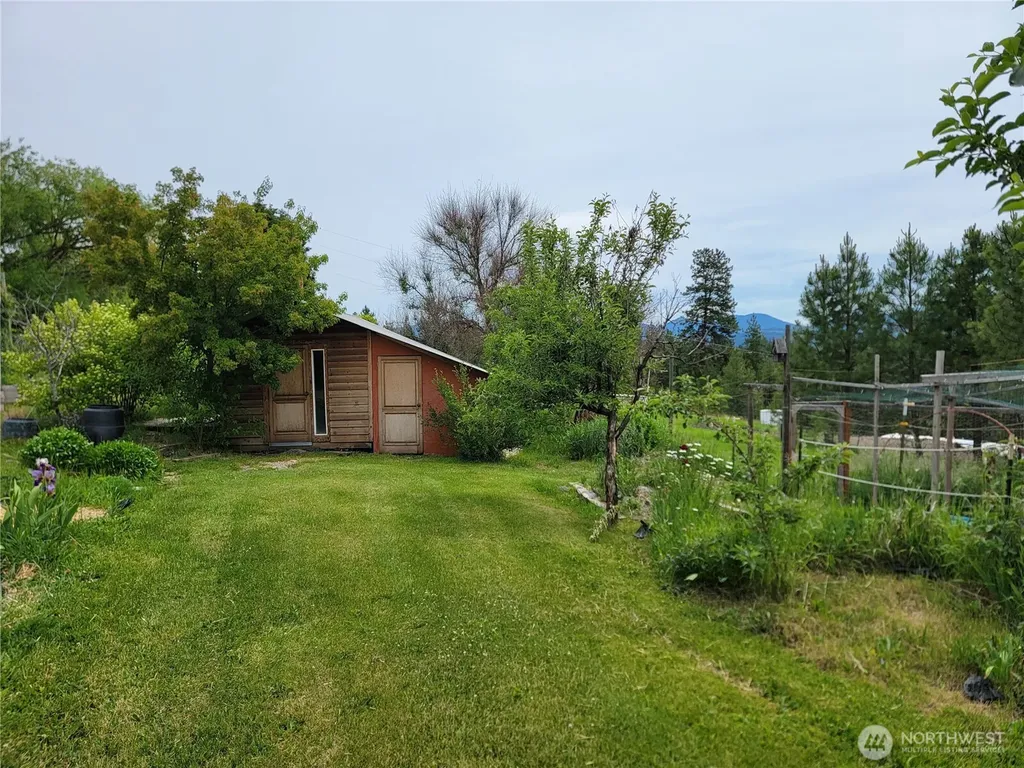 220 Center Road Republic WA 99166