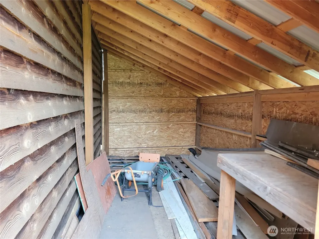 220 Center Road Republic WA 99166