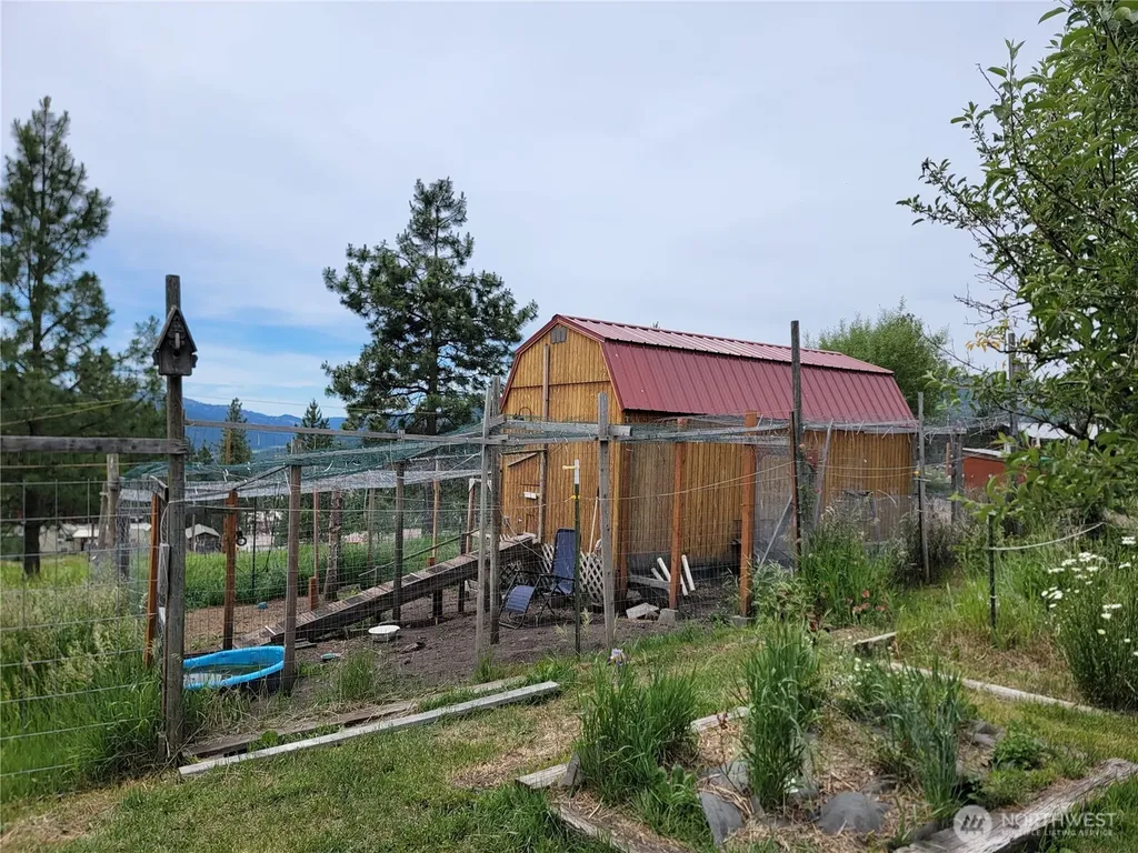 220 Center Road Republic WA 99166