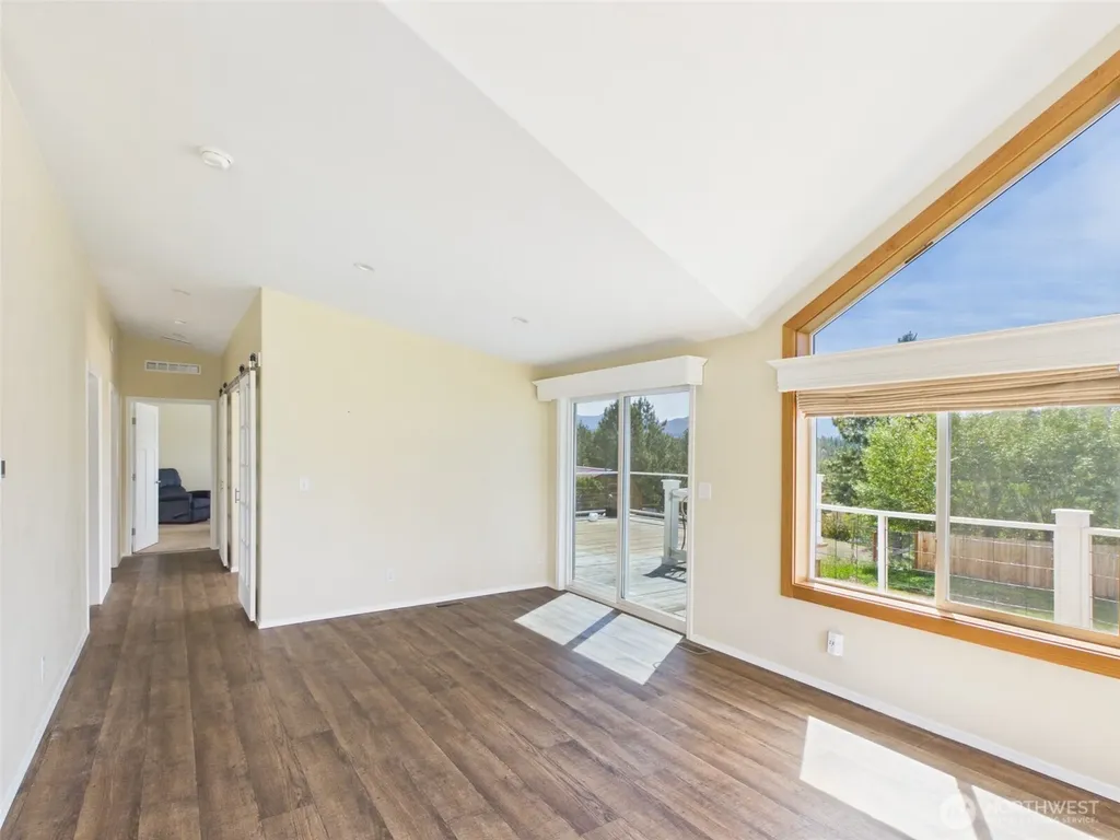 220 Center Road Republic WA 99166