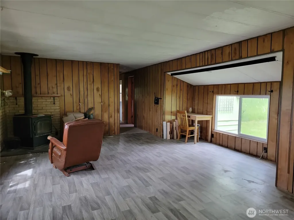 220 Center Road Republic WA 99166