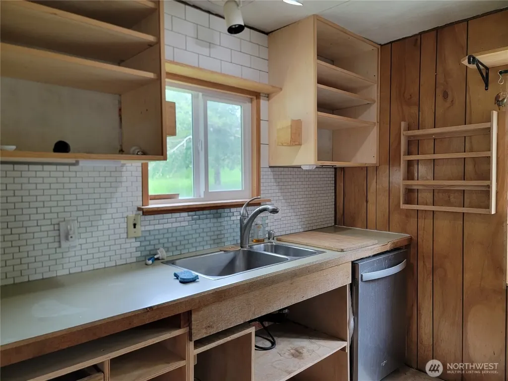220 Center Road Republic WA 99166