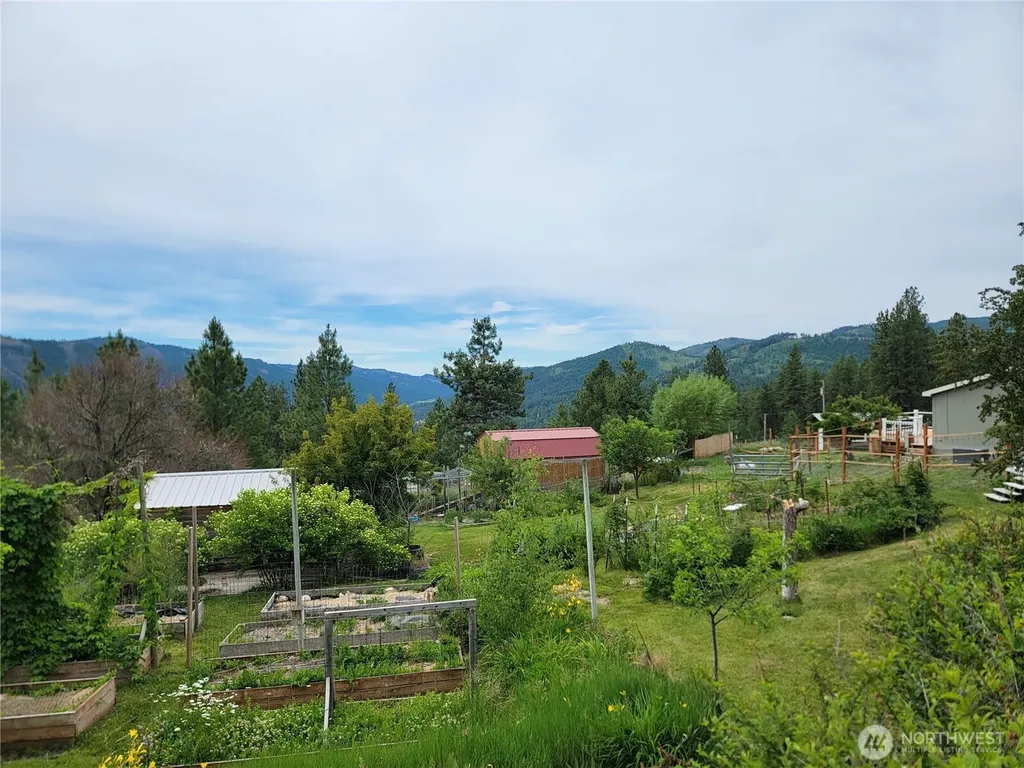 220 Center Road Republic WA 99166