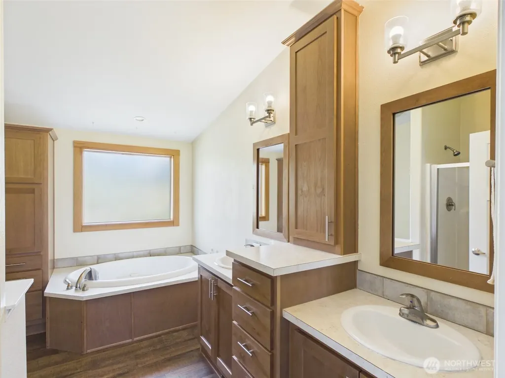 220 Center Road Republic WA 99166